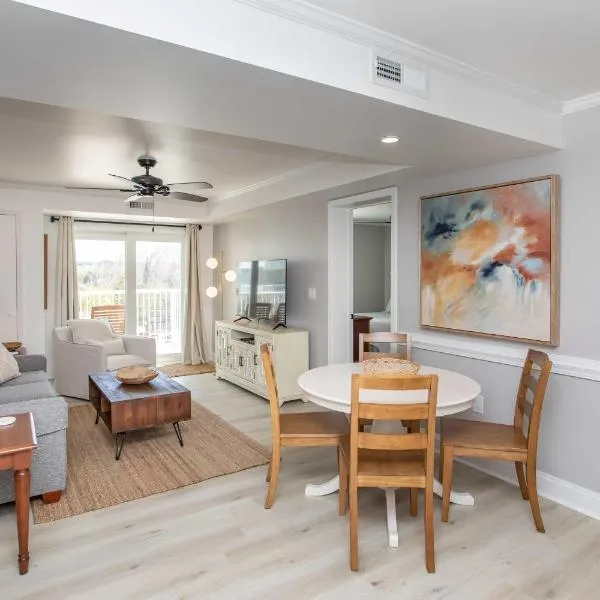 Summerhouse Villas Condo Private Resort Beach!, hotel Pawleys Islandben