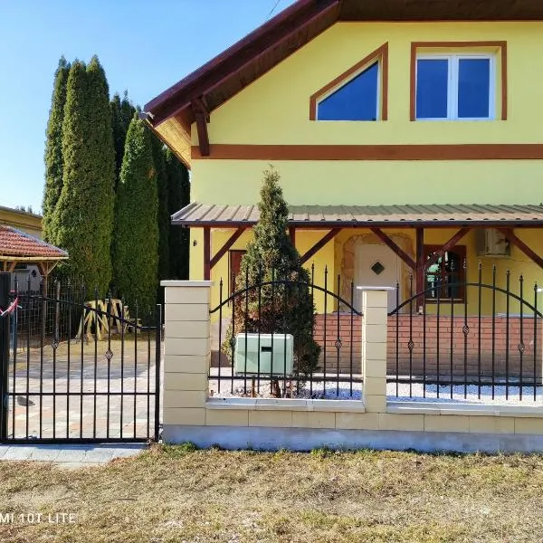 Csalogány Apartman, hotel u gradu Mezokevešd