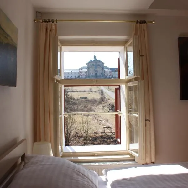Jeschkeho vila a Lázeňský dům, hotel v Kuksu