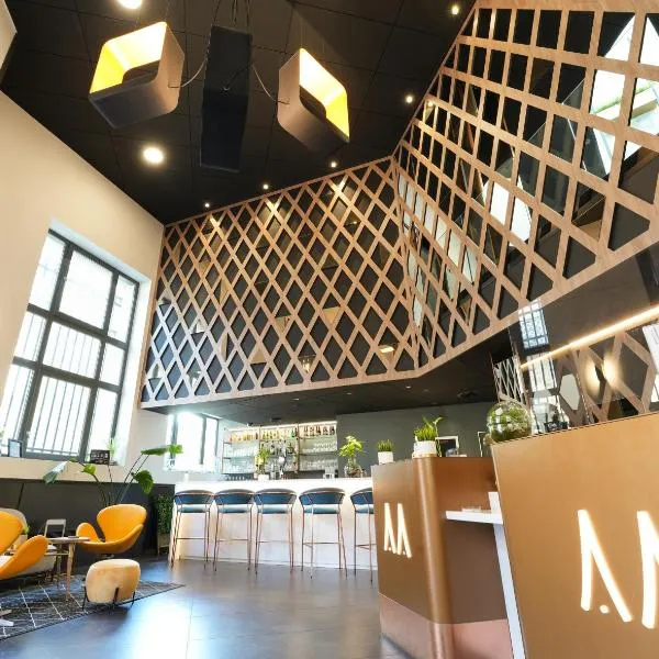 Le Magic Hôtel & Spa - Château - Centre Historique - Gare TGV - Parking - Bornes de Recharge, hotel sa Vitré