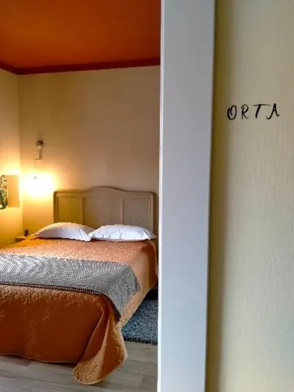 B&B Tra i Laghi โรงแรมในValstrona