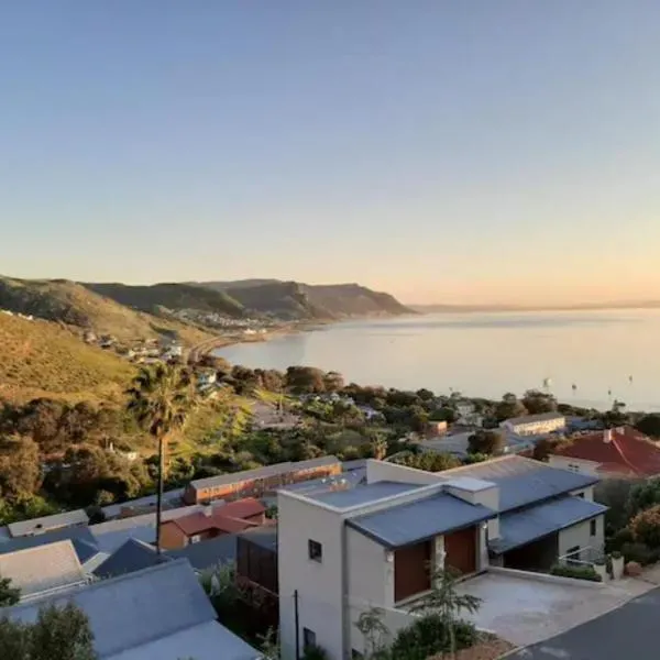 Stonebrook Apartments, hótel í Simonʼs Town