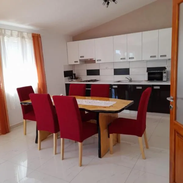 loren, hotel di Pirovac