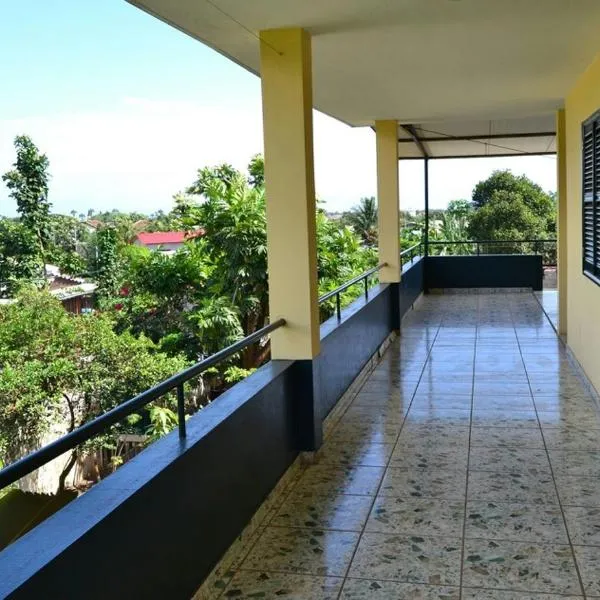Santos`s House, hotel in São Tomé
