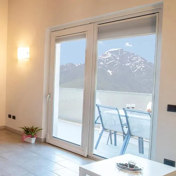 Attico Bella Vista, viešbutis mieste Dubino