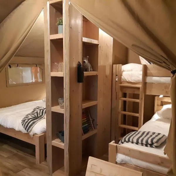 Tente Familiale au Camping Hautoreille, khách sạn ở Frécourt