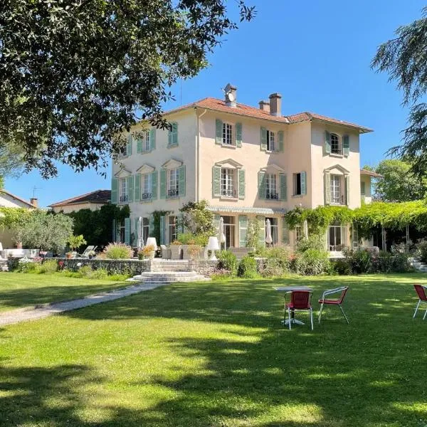 Maison d'hôtes Le Parc, hotel v destinácii Labruguière