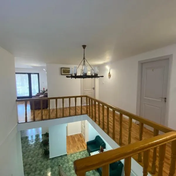 Casa Laur, hotel v destinaci Klášter Humor