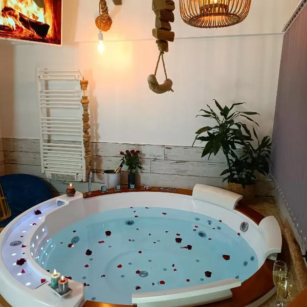 Le Maréchal Duplex - Appartement avec Jacuzzi - CAEN hyper Centre, hotel in Caen