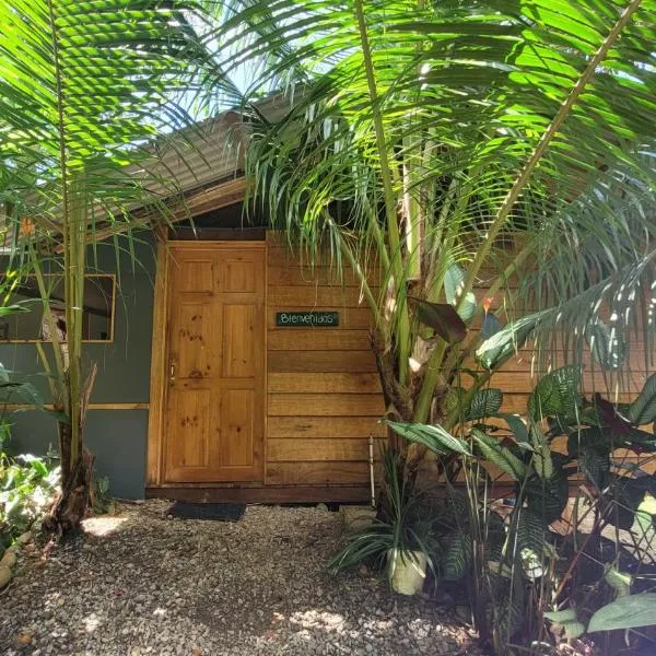 Private jungle “Loft del Rio” river access, hotel v destinaci Uvita