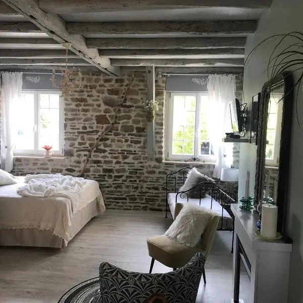 "La chambre des TISSERANDS", hotel in Sainte-Honorine-la-Guillaume