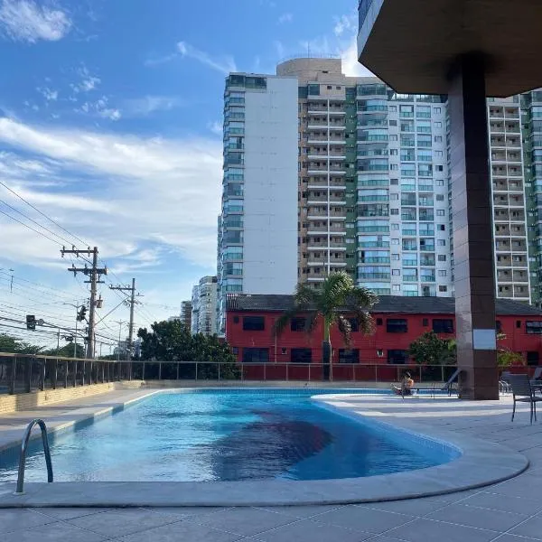 Comfortable beachfront apartment, hotel in Vila Velha