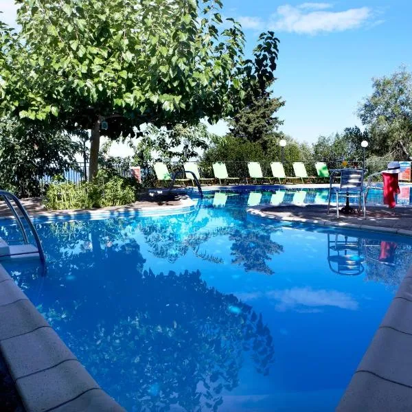 Dafnoudi Hotel Apartments, hotel v destinaci Fiskardo