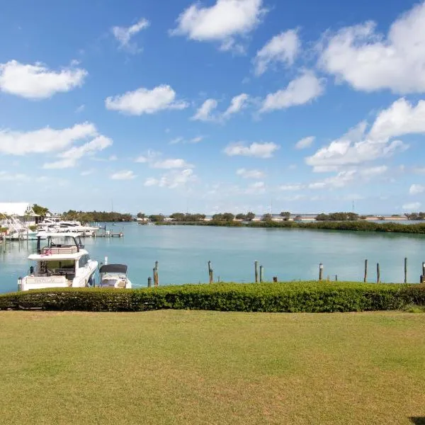 Majestic Marina Villa- 2 bedroom Village at Hawks Cay, hotel v destinaci Duck Key