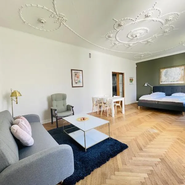 aday - Frederikshavn City Center - Luxurious room, hotel v destinaci Frederikshavn