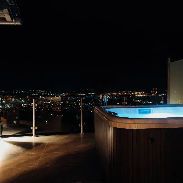 Bagoly Wellness Apartman 2, hotel v destinaci Pécs