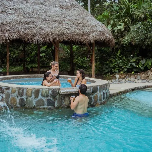 Cotococha Amazon River Lodge, hotel v destinaci Tena