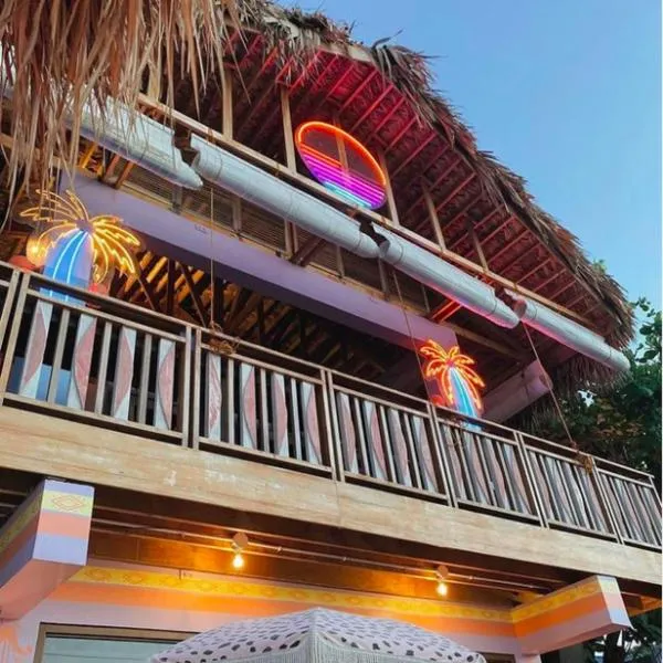 Fatwave Surf Resort, hotel in San Juan