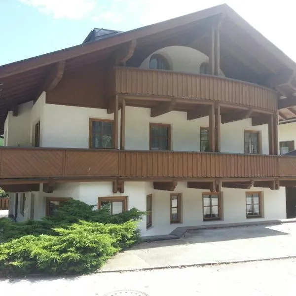 Zillertal Apartments, hotell i Hippach
