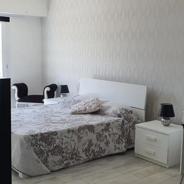 alhena room, hotel v destinaci Terracina