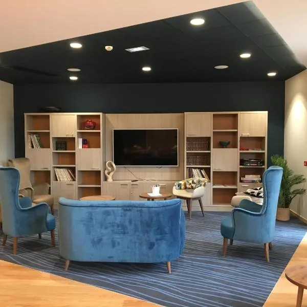 DOMITYS L'ESTAMPE, hotel v destinaci Romans-sur-Isère