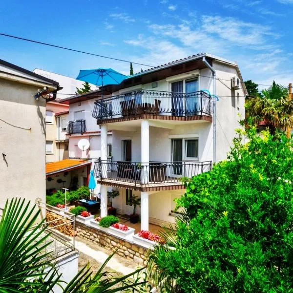 Apartments Lino, hotel in Selce