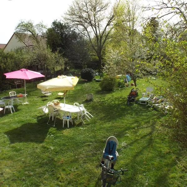 la forge du Prosper et de sa Prosperine, hotel in Villers-Farlay