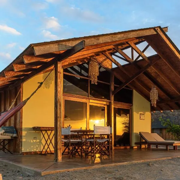 Wallac Bungalows Canoas de Punta Sal, hotel in Canoas De Punta Sal