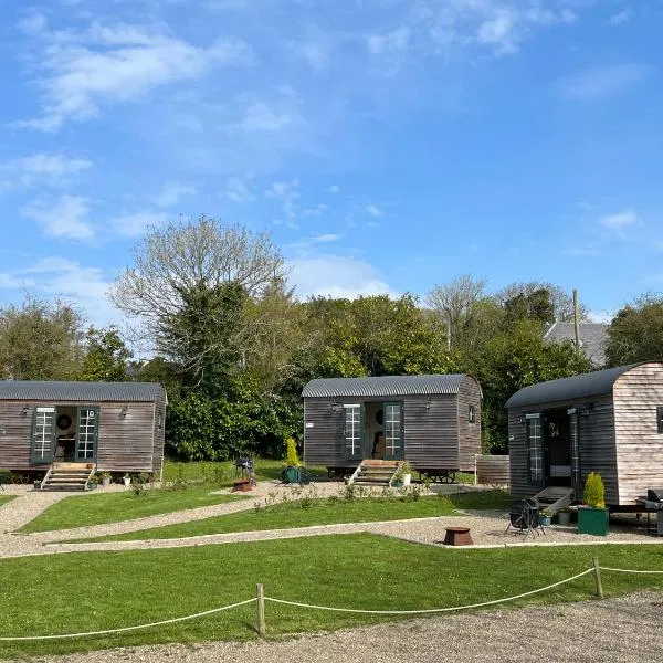 Beds of Silk, hotel in Knockalough