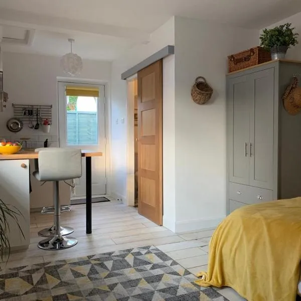 The Beehive - Self Contained Studio by The Sea, hotel v destinaci Exmouth