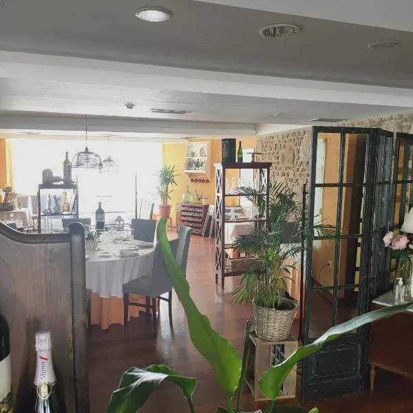 Casa castro, hotel Crucesben