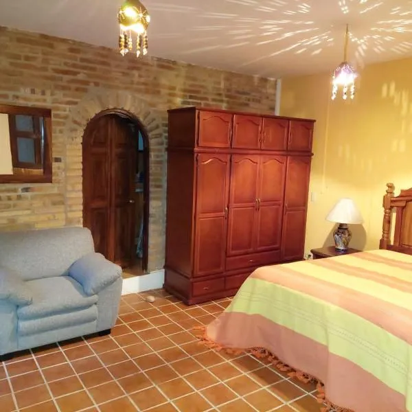 HABITACIONES EN VALLARTA 6 CUADRAS MALECON, ξενοδοχείο σε Puerto Vallarta
