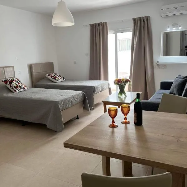 Christothea Apartments, hotel em Agia Napa