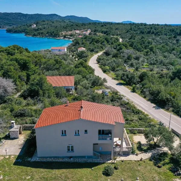 Apartments Marta, hotel di Verunić