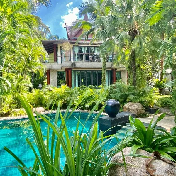 Villa in the Garden, Surin Beach with private spa., hotel in Surin Beach