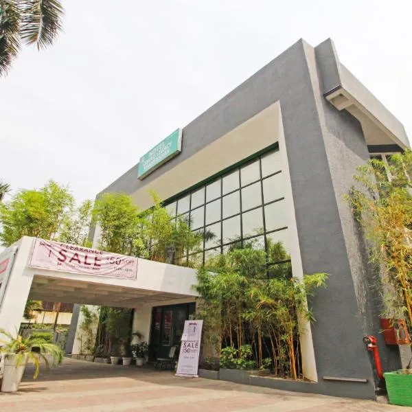 Treebo Grand Legacy Shahenshah, hotel v destinaci Déhrádún