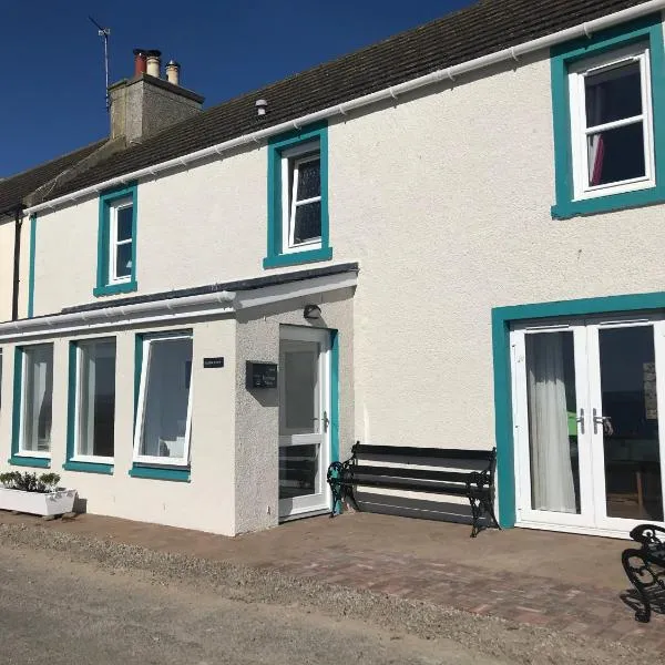 PetFriendly-Beachfront-SunsetFacingSunPorch-Garden, hotel in Portmahomack