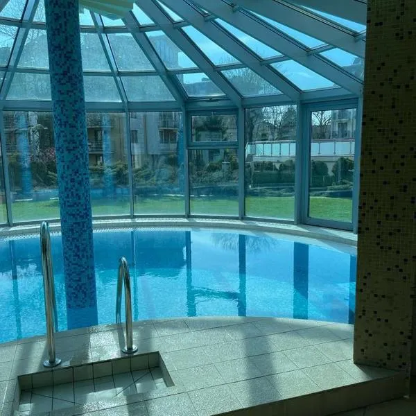 Avangard Resort, viešbutis mieste Karsibór