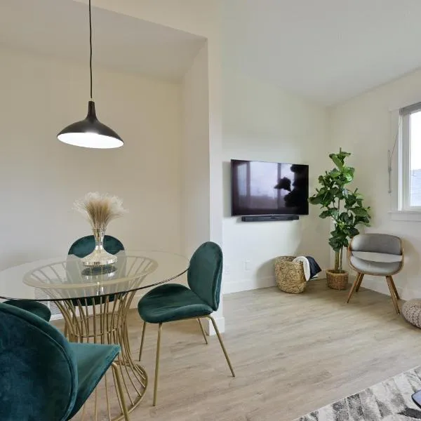 Modern Upstairs Loft - Newly Renovated!, hotel v destinaci Salem