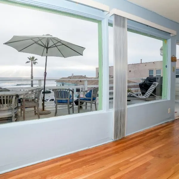 BEACHFRONT COTTAGE UPPER UNIT, hotel v destinaci Oceanside