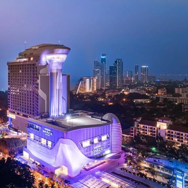 Grande Centre Point Space Pattaya、パタヤ・ノースのホテル
