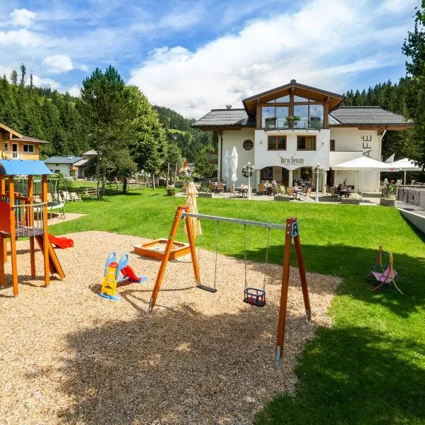 Aparthotel Hirschenau, hotel ve Filzmoosu