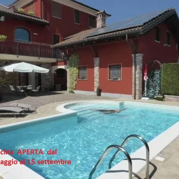 VILLA LAURA Rooms & Pool, ξενοδοχείο σε Fossano