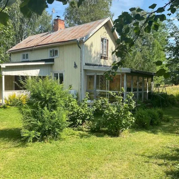 Hus nära Hallstaberget, hotel Sollefteåban