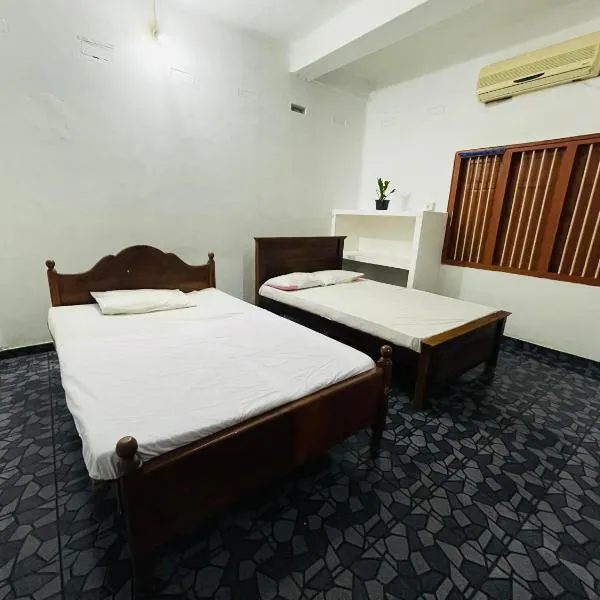 Jaffna RR Holiday Home -AC, hotel v destinaci Jápané