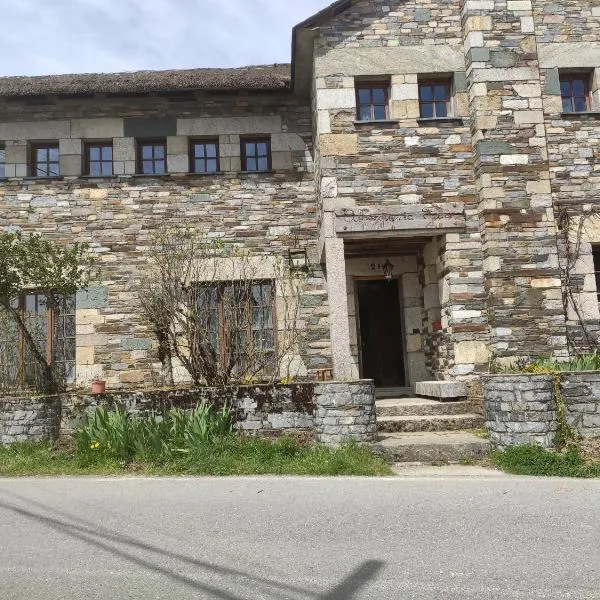 Albergueria Frade, hotel v destinaci O Cebrero