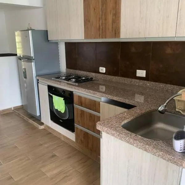 HOSPEDAJE MUY CERCA A UKUMARI,CONSOTA Y EXPOFUTURO, hotel v destinaci Pereira