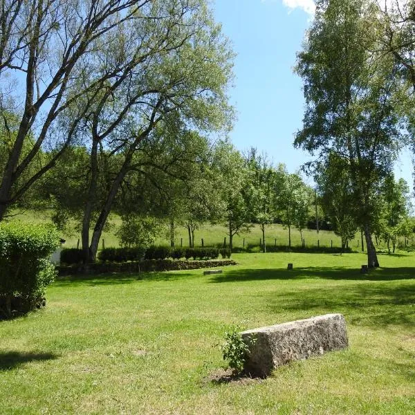 Domaine de Montauban – hotel w mieście Perrancey