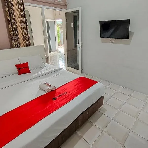 RedDoorz near Alun Alun Batu 2, hotel v destinaci Batu