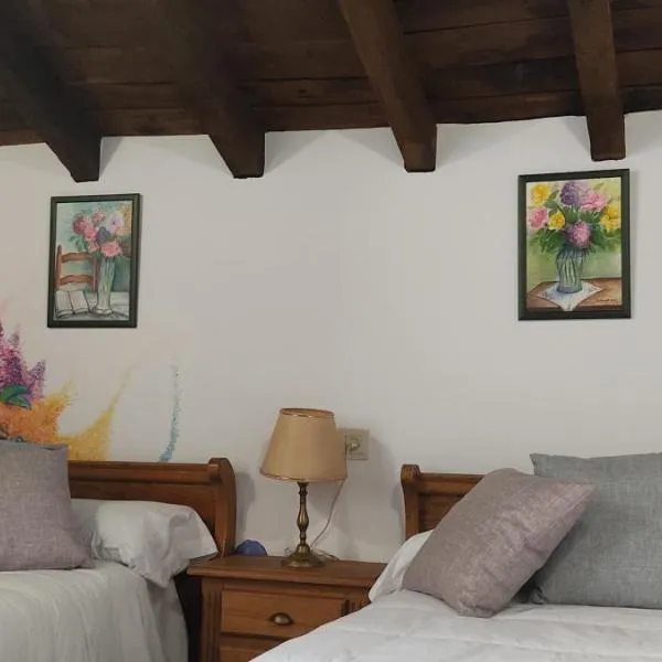 Hostal Mendaurpe, hotel v destinaci Ituren